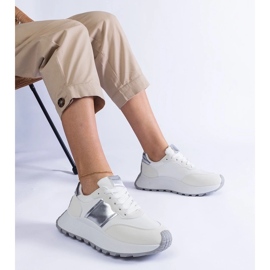 D/CEO Weiße Turnschuhe auf der Cremor -Plattform 1