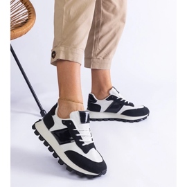 D/CEO Schwarze Turnschuhe mit einem sichtbaren Restia -Beschützer 2