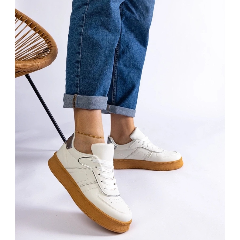 D/CEO Weiße Schnürsneaker auf der Felicita-Plattform 2