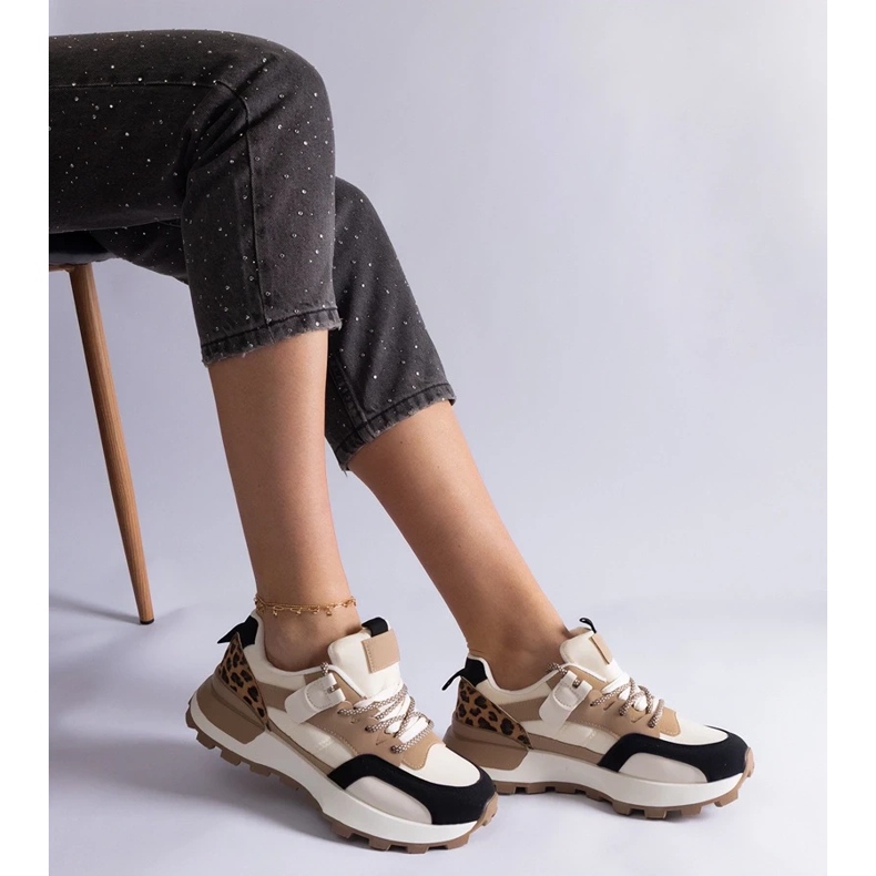 D/CEO Beigefarbene Sneakers, verziert mit einem Soria-Tiermotiv 2