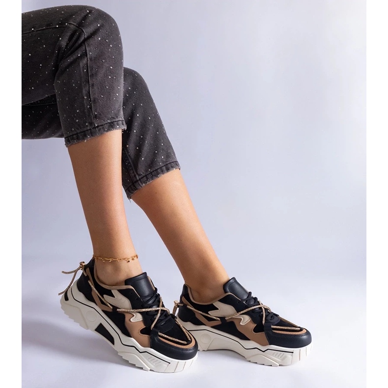 D/CEO Schwarze Sneakers, verziert mit einer Valdez-Zirkonkette 1