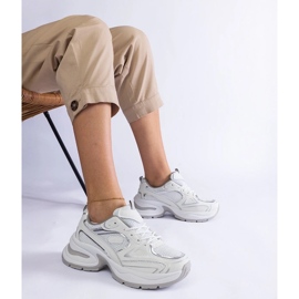 D/CEO Weiße Turnschuhe auf dem massiven Sohle Adoma 1