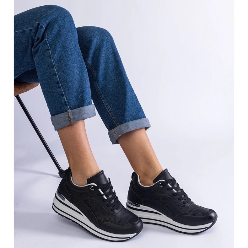 D/CEO Schwarze Turnschuhe auf der Plattform, die mit Glitzer und dem metallischen Einsatz von Ursula dekoriert sind 2