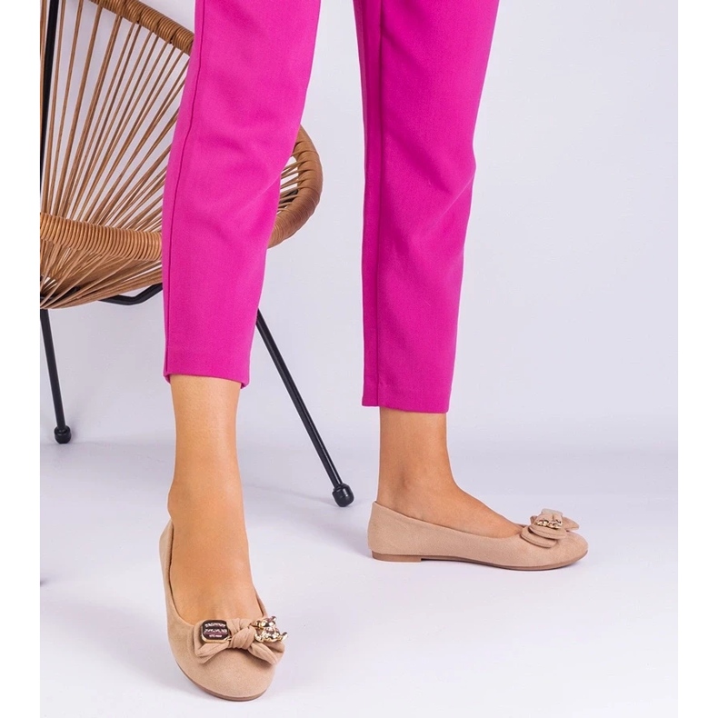 D/CEO Beige Classic Ballerinas mit einem Masolbogen 2