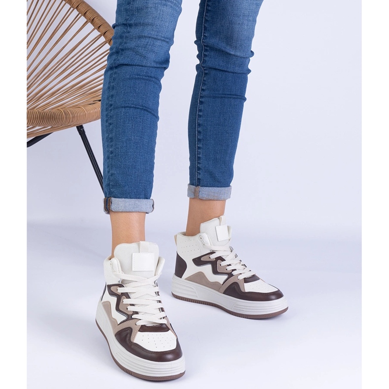 Braune Frauensport -Sneaker 1