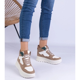 Beige Frauensport -Sneaker auf der Plattform 1
