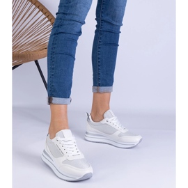 Weiße Damen-Sneaker auf der Plattform 1