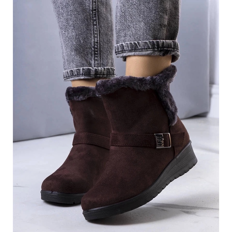 D/CEO Braune isolierte Stiefel auf einem Capo-Keil 1