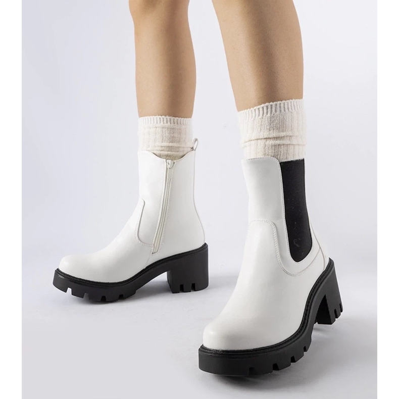 D/CEO Weiße isolierte Stiefel mit Hattiesburg-Block 1