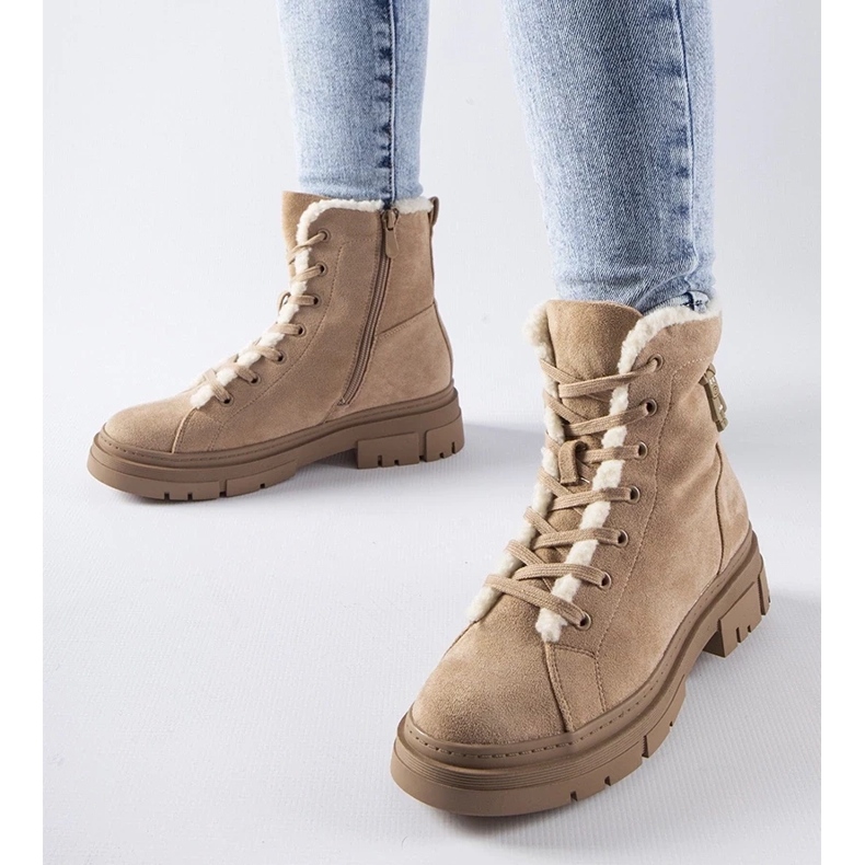 D/CEO Beigefarbene, isolierte Stiefeletten aus Pompei-Öko-Wildleder 1