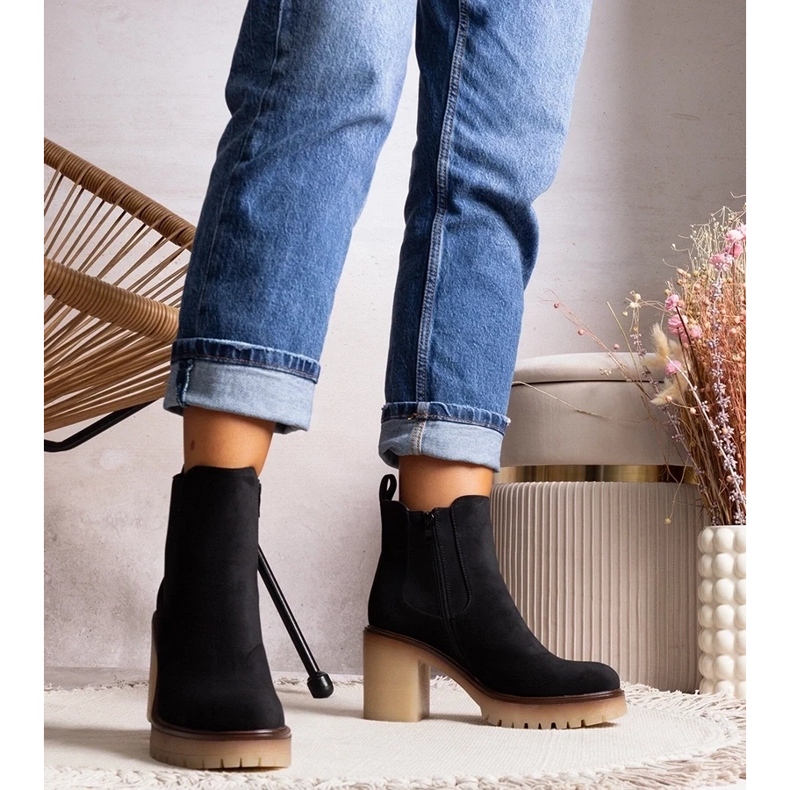 D/CEO Schwarze Stiefeletten auf einem auffälligen Nurea-High-Heel 1