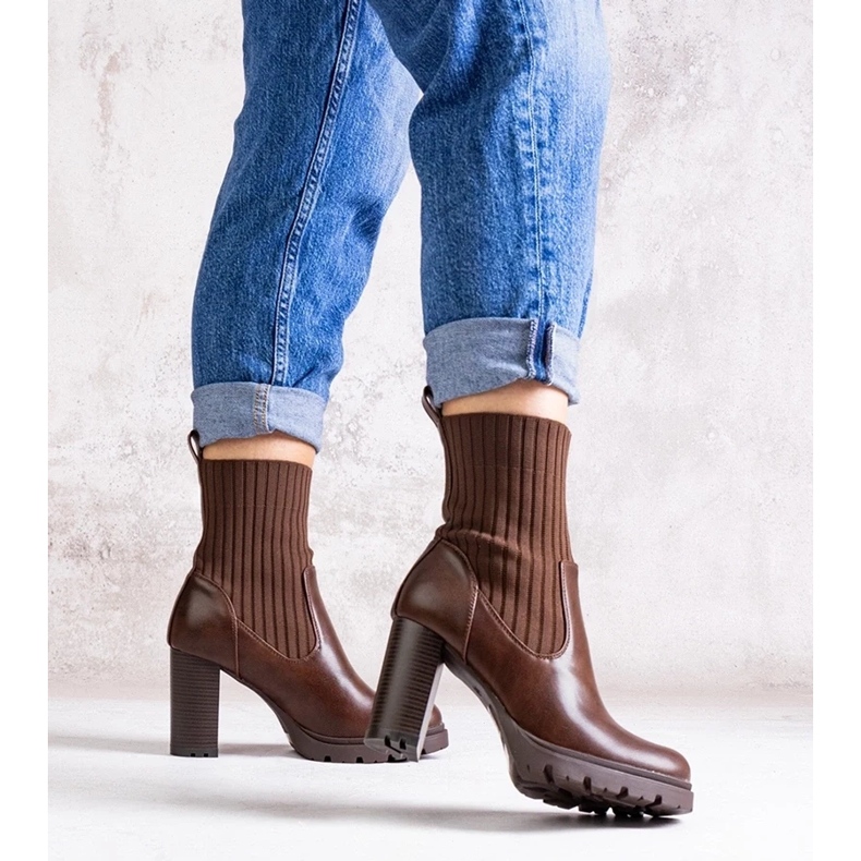 D/CEO Braune Stiefeletten aus Asera-Faux-Wildleder 1