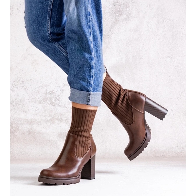 D/CEO Braune Stiefeletten aus Asera-Faux-Wildleder 2