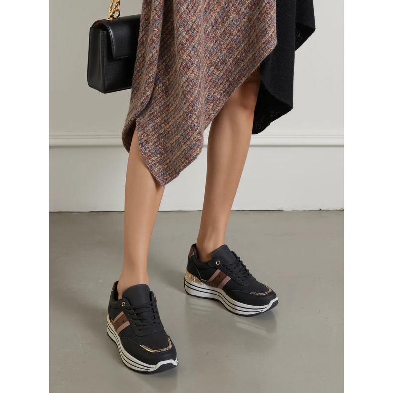 Frauen Veloxa schwarze Turnschuhe 1