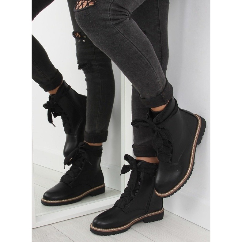 Schwarze Schnürboots 8308 schwarz 2