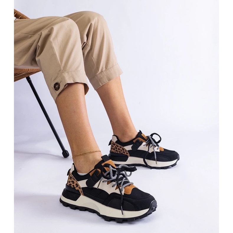 D/CEO Schwarze Turnschuhe mit einem Tiermotiv Soria dekoriert 1