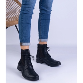 Schwarze, durchbrochene, flache Stiefel von Reeves 1