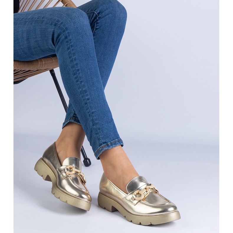Goldene klassische Schuhe mit goldener Dekoration 1