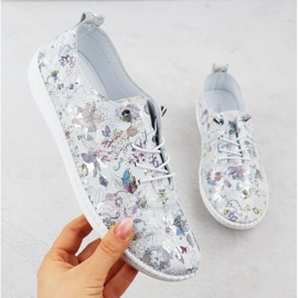 Damen -Lederschuhe mit weißen Blumen T.Sokolski 2023 FL 1