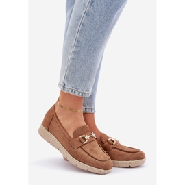 Openwork -Slipper mit einem goldenen Detail und einem braunen Jute -Braid -Geflecht 1