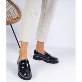 Schwarz lackierte Slipper mit Zirkonen dekoriert 1