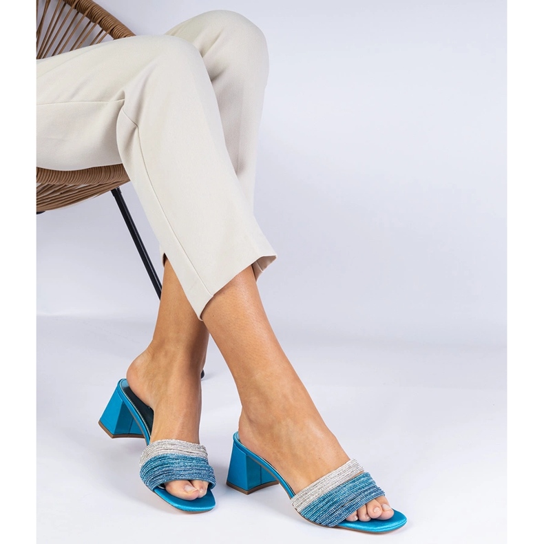 Blue Elegante Flip Flops auf der Säule mit Zirkonen blau 1