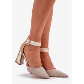 Sandalen auf dem Pfosten mit spitzen Zehen Beige 1