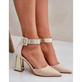 Sandalen auf dem Pfosten mit spitzen Zehen Gold golden 2