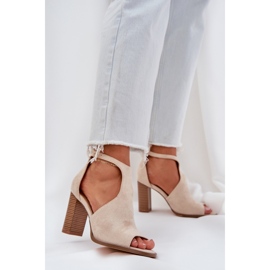 Sandalen auf der Öko -Wildleder -Säule leichter Beige 2