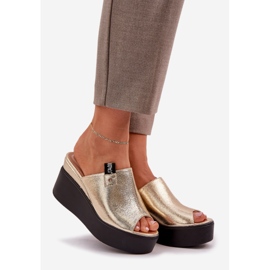 Hausschuhe auf der Plattform und Keilöco -Ledergold golden 1