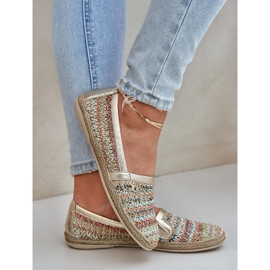 Elegantes Leder -Espadrilles mit einem Zazoo 10178 Multikolor -Geflecht golden 2