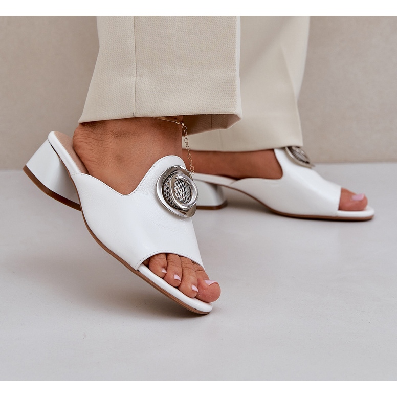 Jezzi Elegante Frauen mit einer weißen Dekoration von Frauen mit einer weißen Dekoration 2