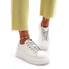 Frauensportleder -Sneaker auf Goe NN2N4033 Weiße Plattform 3