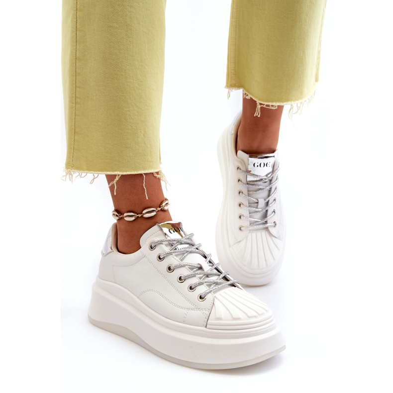 Frauensportleder -Sneaker auf Goe NN2N4033 Weiße Plattform 3