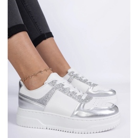 Silberne Frauen -Sneaker auf einer dicken Sohle silber- 4