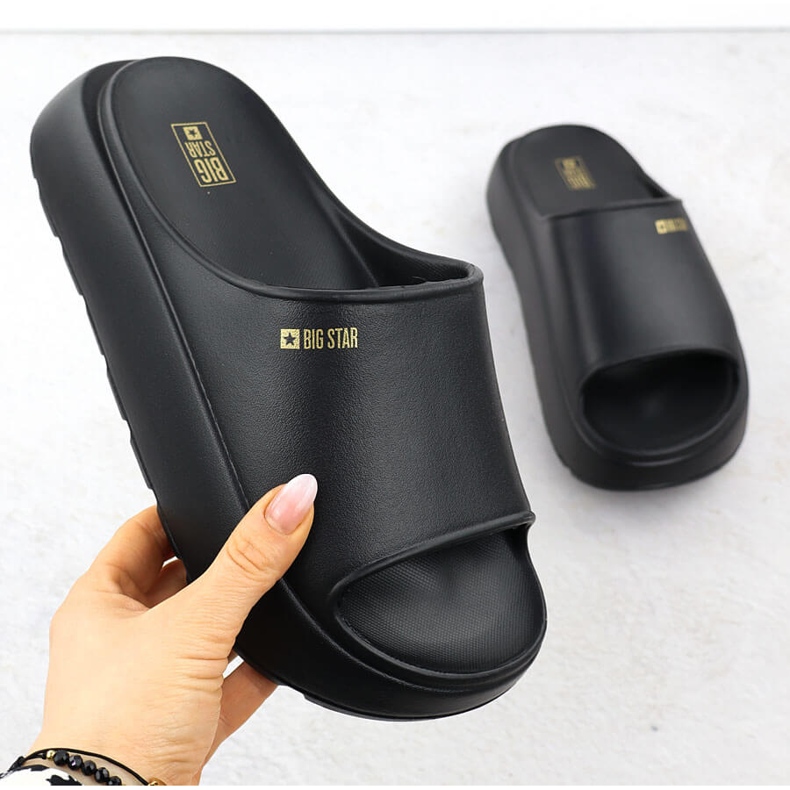 Frauen Sportflip Flops auf einem dicken alleinigen schwarzen Big Star RR274A567 1