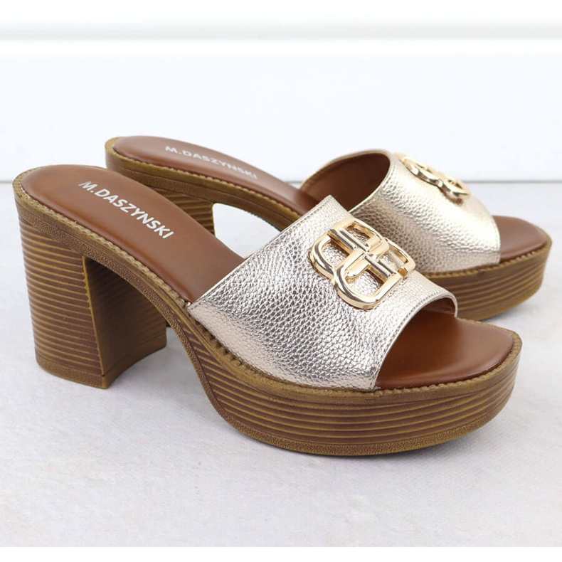 Damenschuhe auf dem Posten und der Plattform Złote M. Daszyński MR24146-3 golden 2