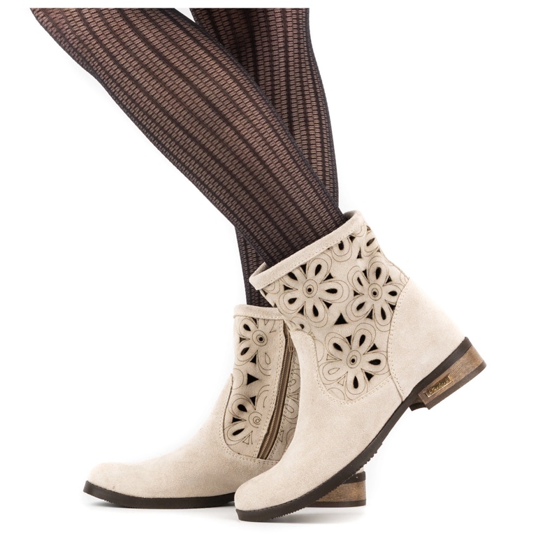 Olivier Bequeme Alice durchbrochene Stiefel hellbeige 1