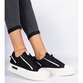 Schwarze Frauen -Stoff -Turnschuhe auf der Plattform 2