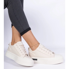 Beige Frauenmaterial Sneaker auf der Plattform 1