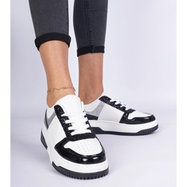 Schwarze Damen-Sneaker mit dicker Sohle 1