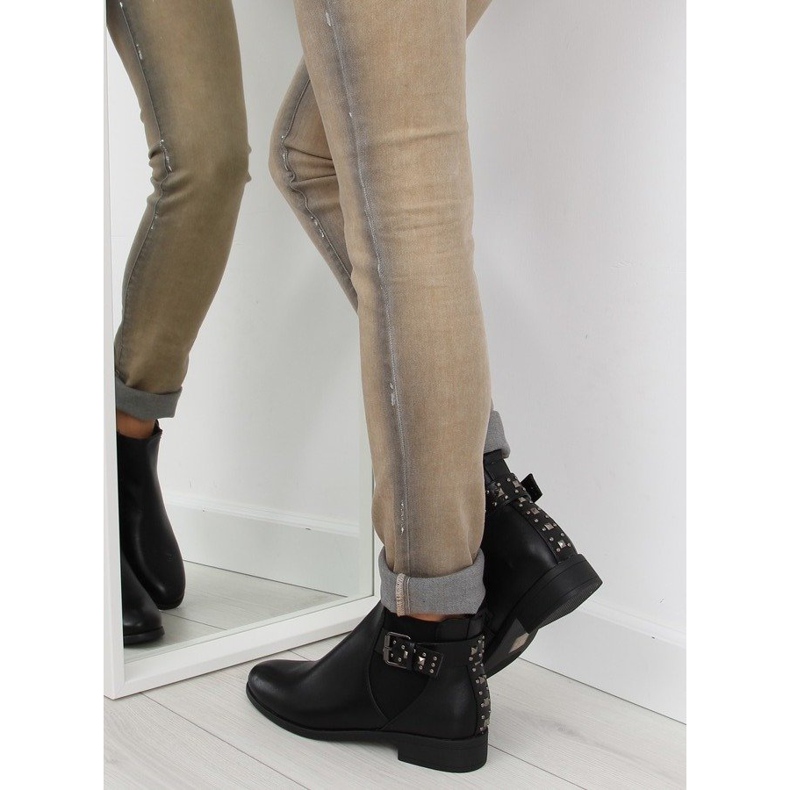 Schwarze Chelsea Boots mit schwarzen Nieten C532 schwarz 1