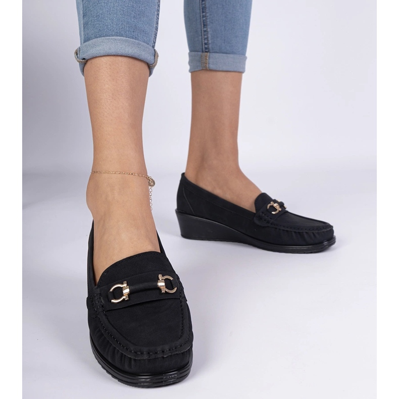 Schwarze Damen-Loafer mit Keilabsatz 1