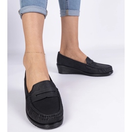 Schwarze Damen-Loafer mit Keilabsatz 1