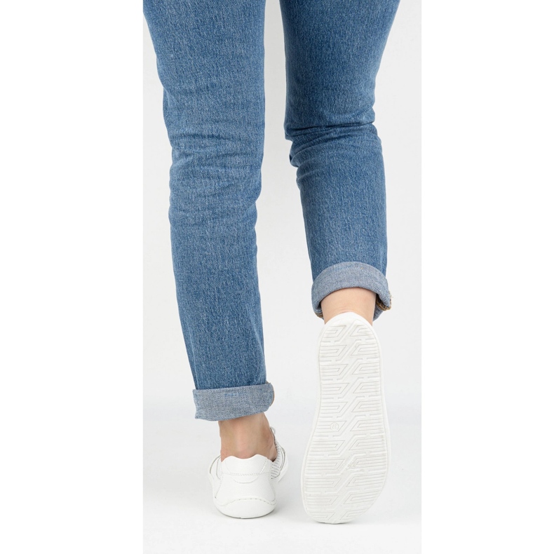 Olivier Barfuß Frauen minimalistische Leder -Sneakers 770 perforiertes Weiß 1