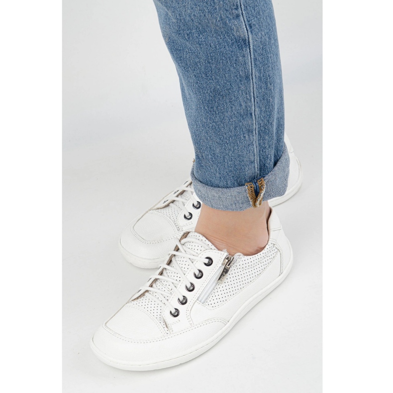 Olivier Barfuß Frauen minimalistische Leder -Sneakers 770 perforiertes Weiß 2