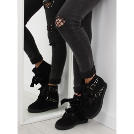 Schwarze Turnschuhe A-79 schwarz 1