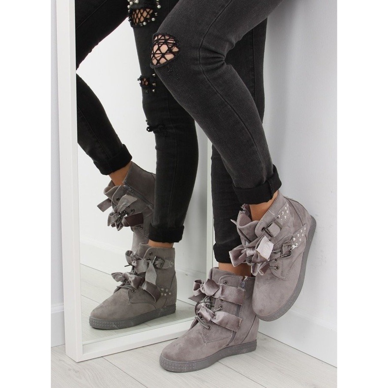 Graue A-79 Graue Turnschuhe 1