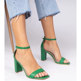 Grüne Sandalen mit hohen Absätzen 1