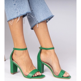 Grüne Sandalen mit hohen Absätzen 2